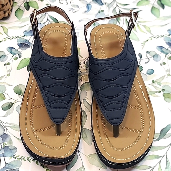 Bundle of 2 black and navy sandals - Picture 3 of 5